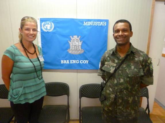 O Major Renato nos recebe na base brasileira em Port-au-Prince, no Haiti